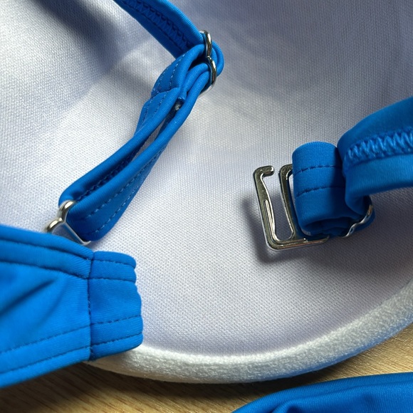 Bright Blue Strappy Bikini 🌊 - Picture 4 of 7